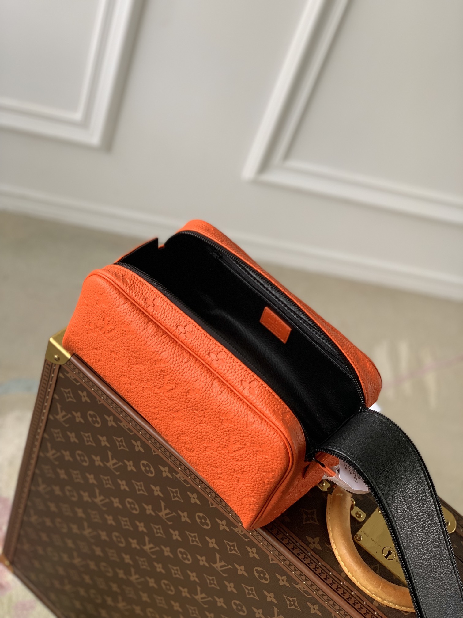 l0*is V*t0n locker dopp kit pouch -28 x 15 x 16.5cm
