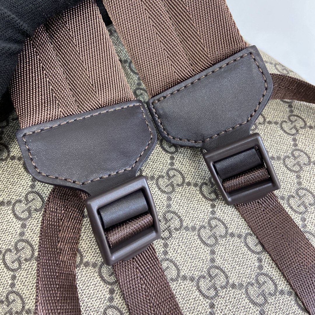 G*u*i backpack-32*25*11cm