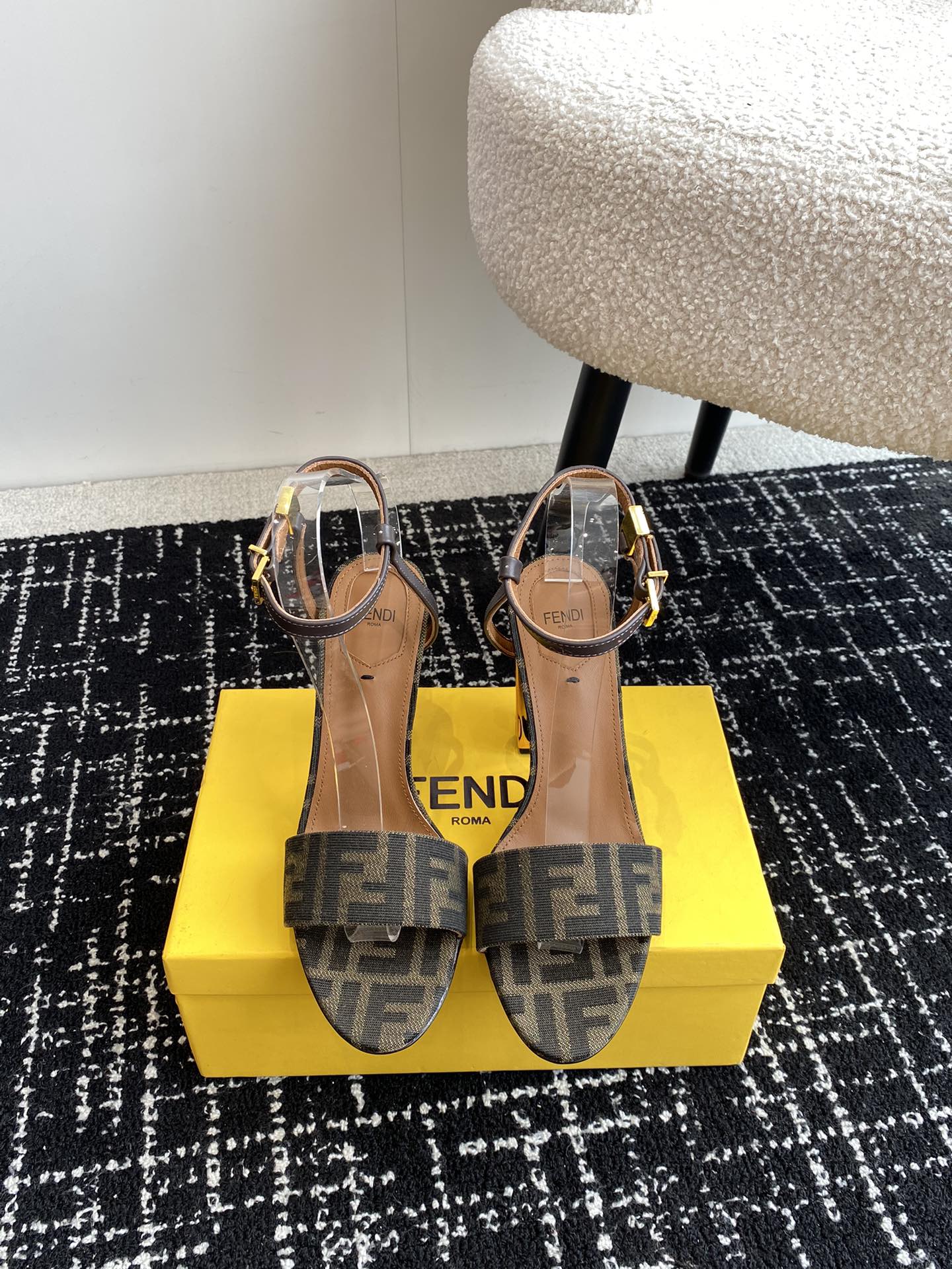 F**di 2024ss heels