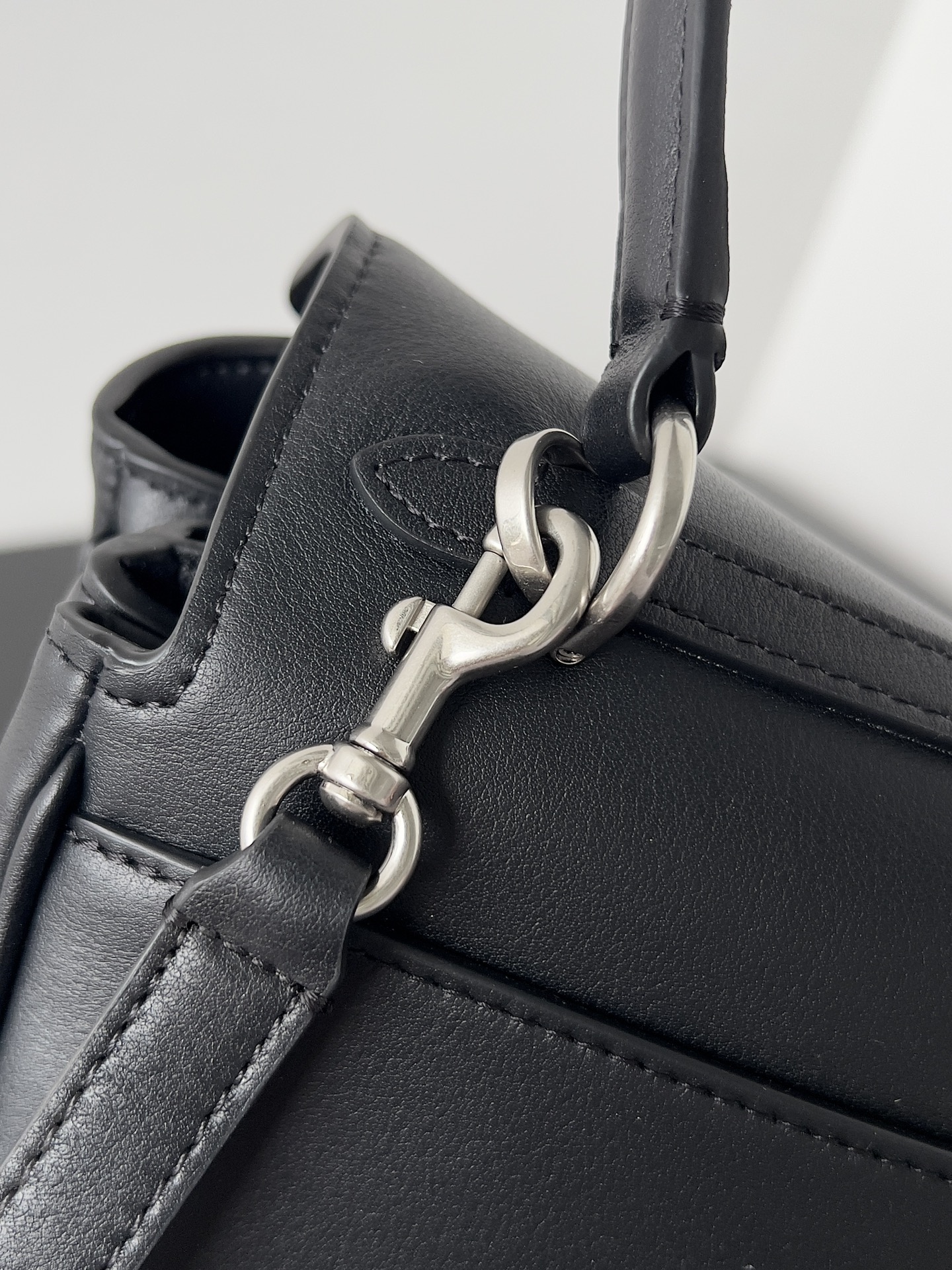 Balenciag Rodeo Handbags-28.9x20x9.9CM