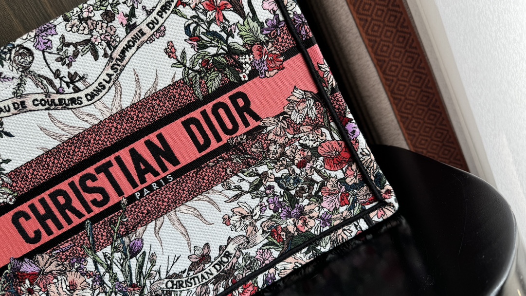 D*or small book tote-36.5cm