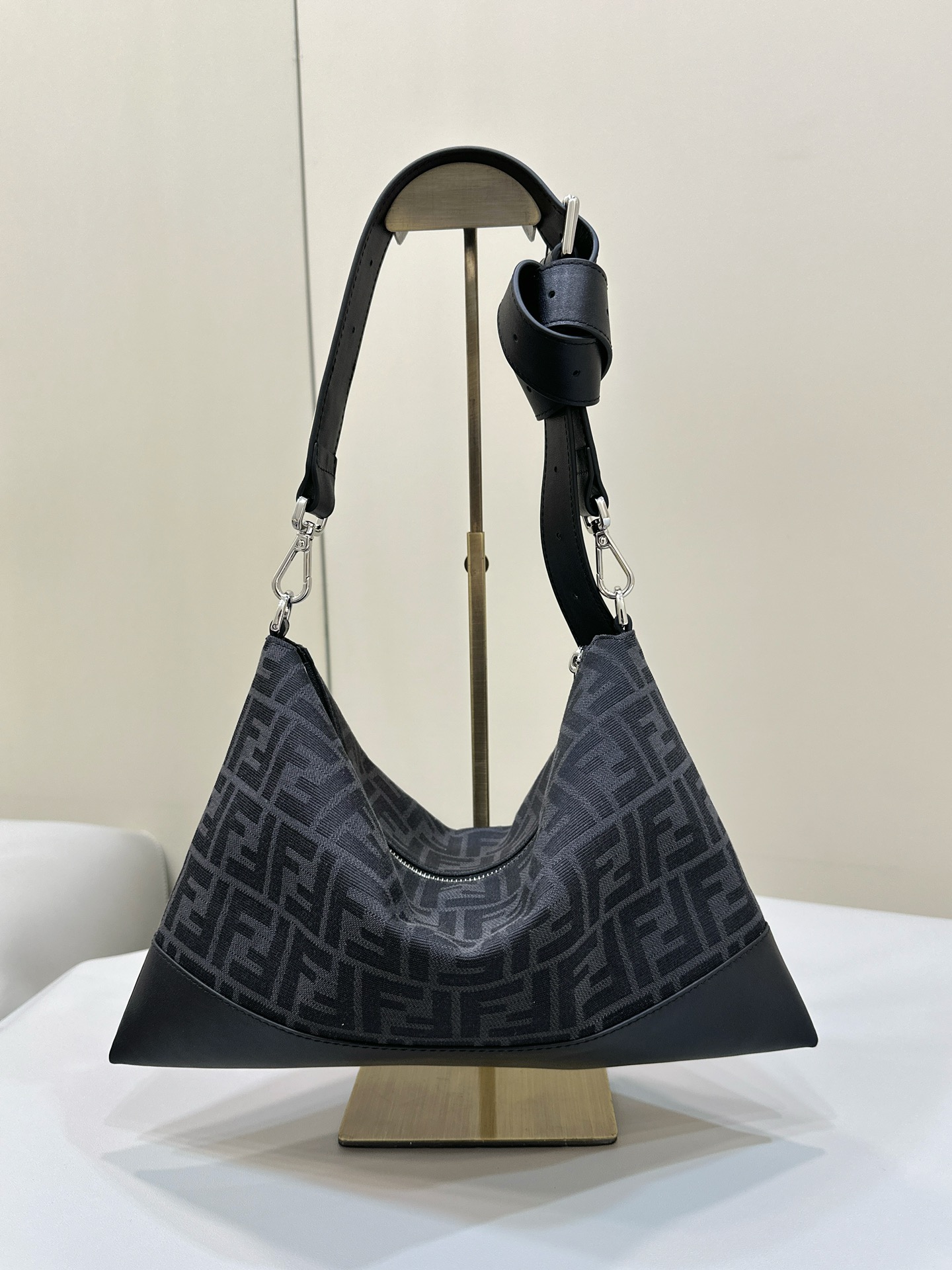 F**di baguette bag-33.5x23cm