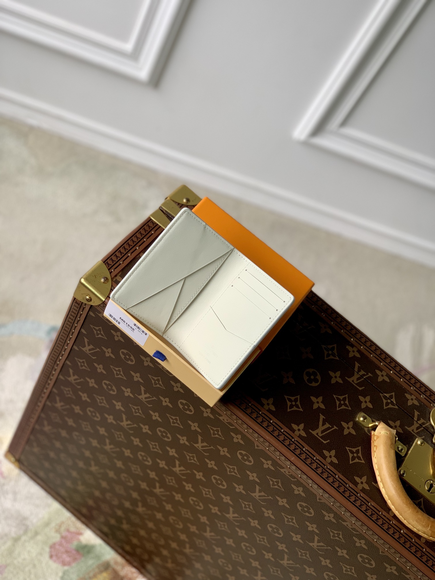 l0*is V*t0n wallet m61696