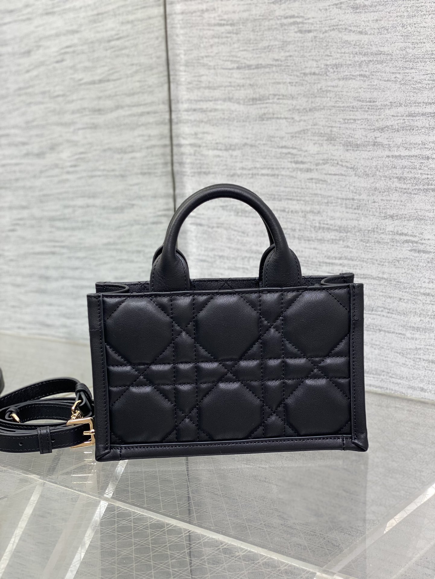 D*or book tote-21.5*13*7.5cm