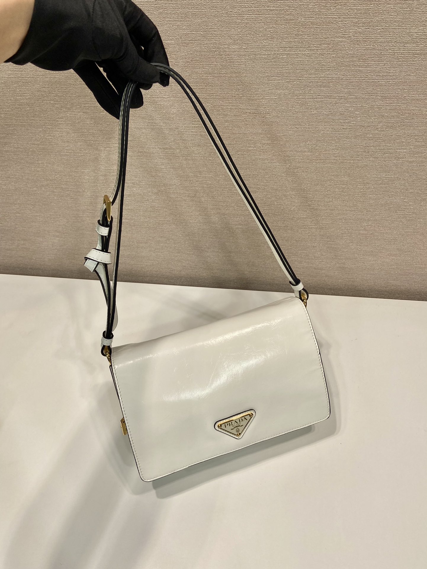 Pra*a 1bd082 messenger bag-23*15*8.5cm