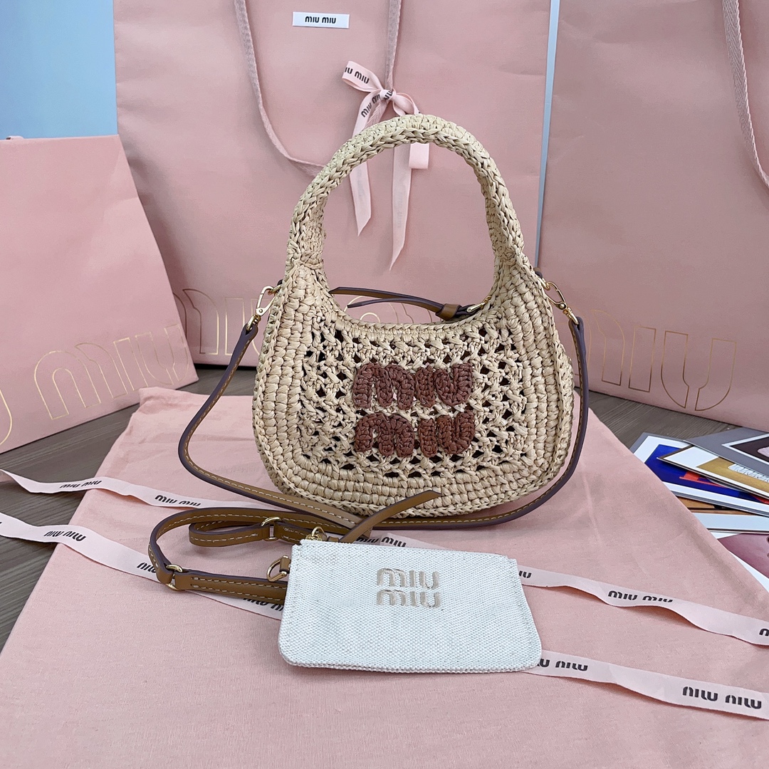 M*um*u wander crochet-knit shoulder bag-20x 17 x6cm