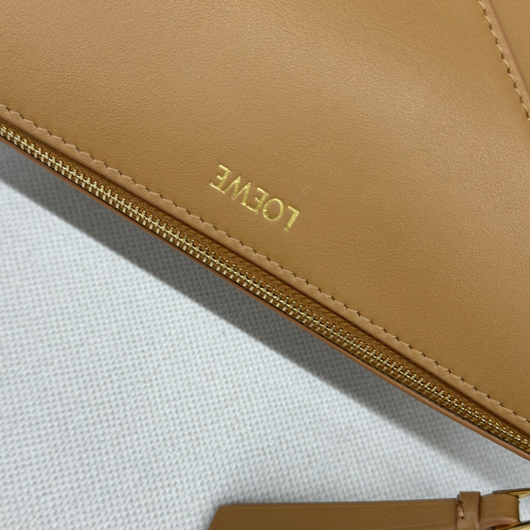 L0ew* puzzle fold pouch-23*6.5*15.5cm
