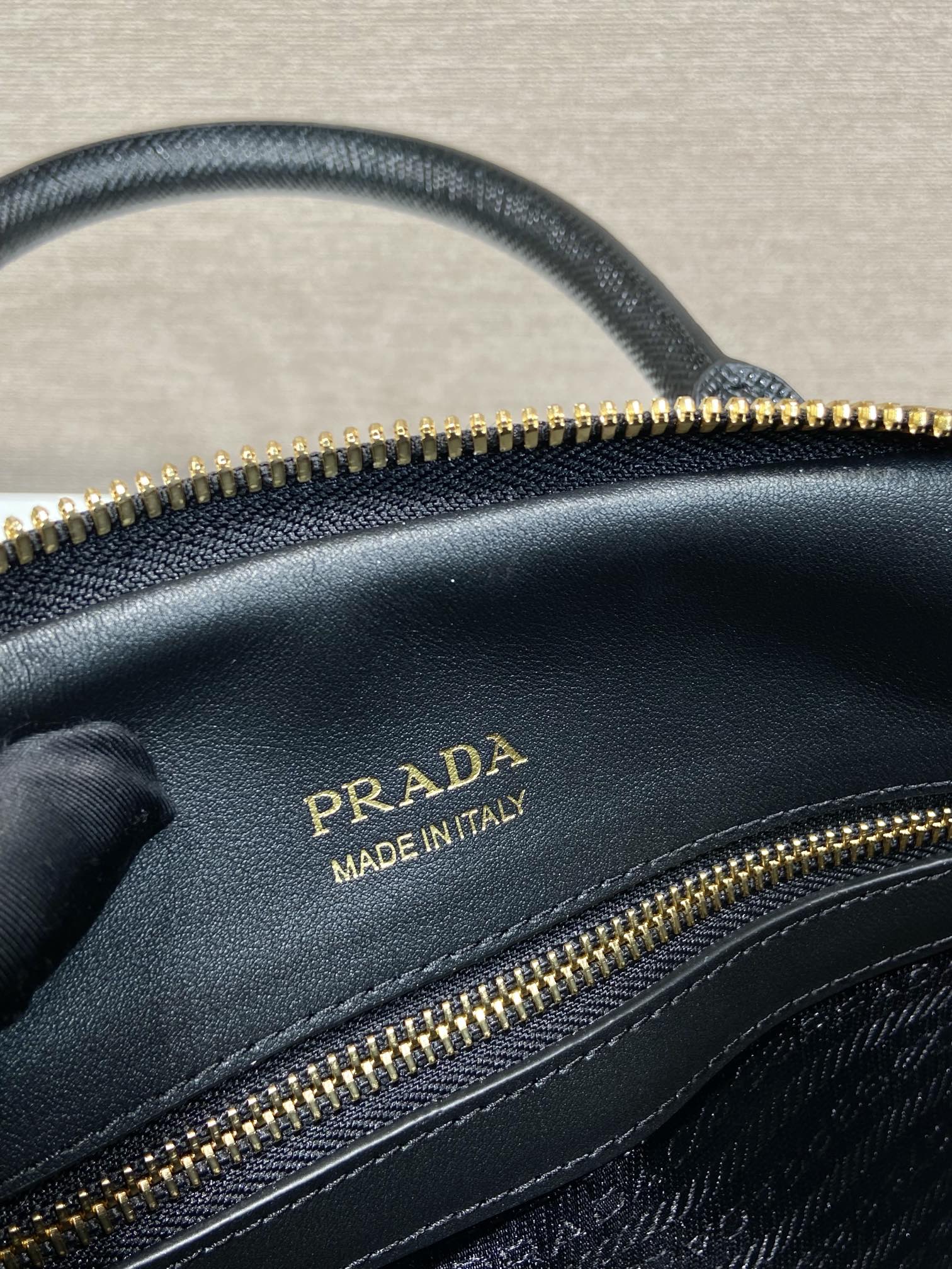 Pra*a 1bg537 shell bag-21*32*10.5cm