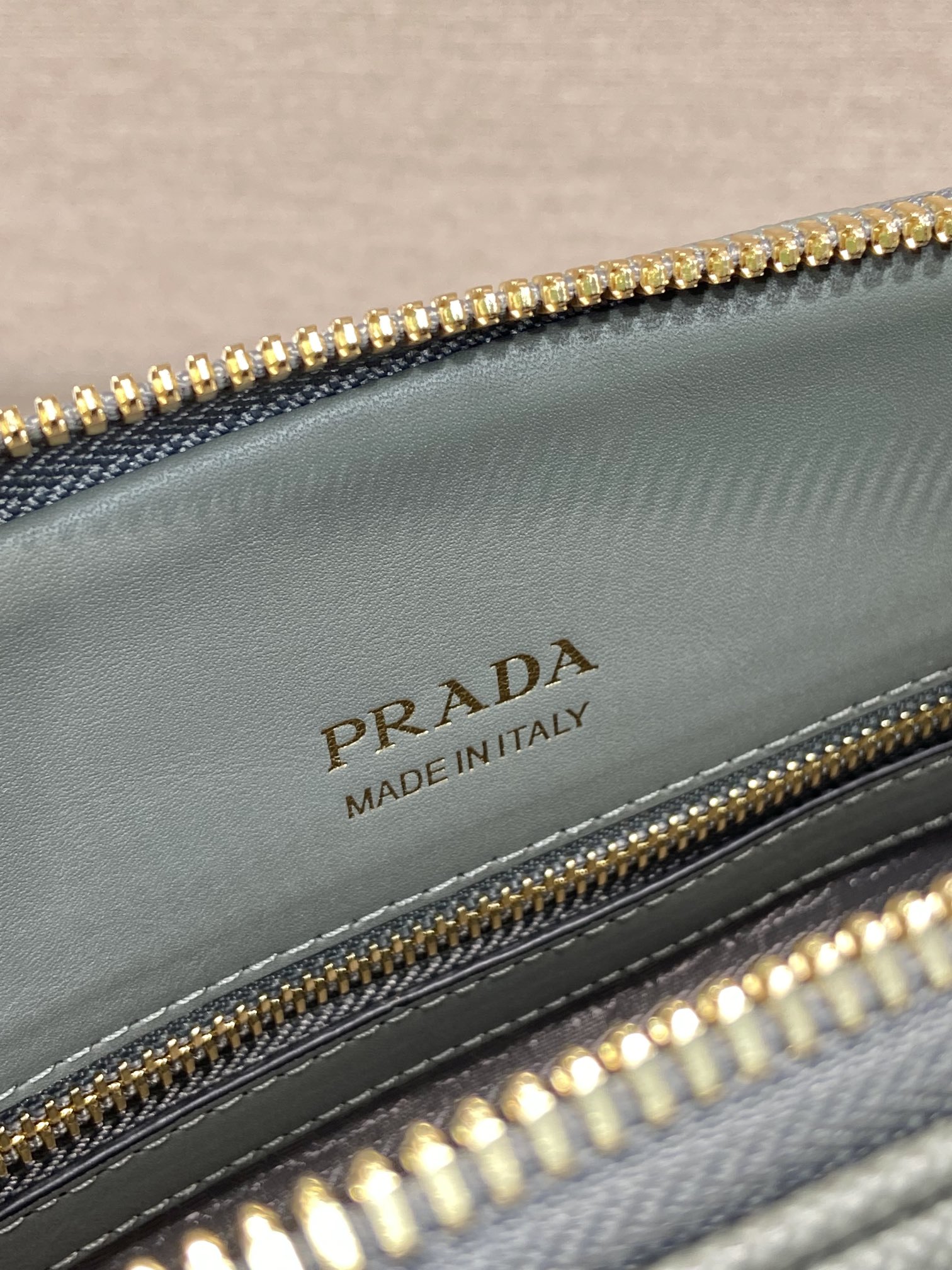 Pra*a 1bg537 shell bag-21*32*10.5cm