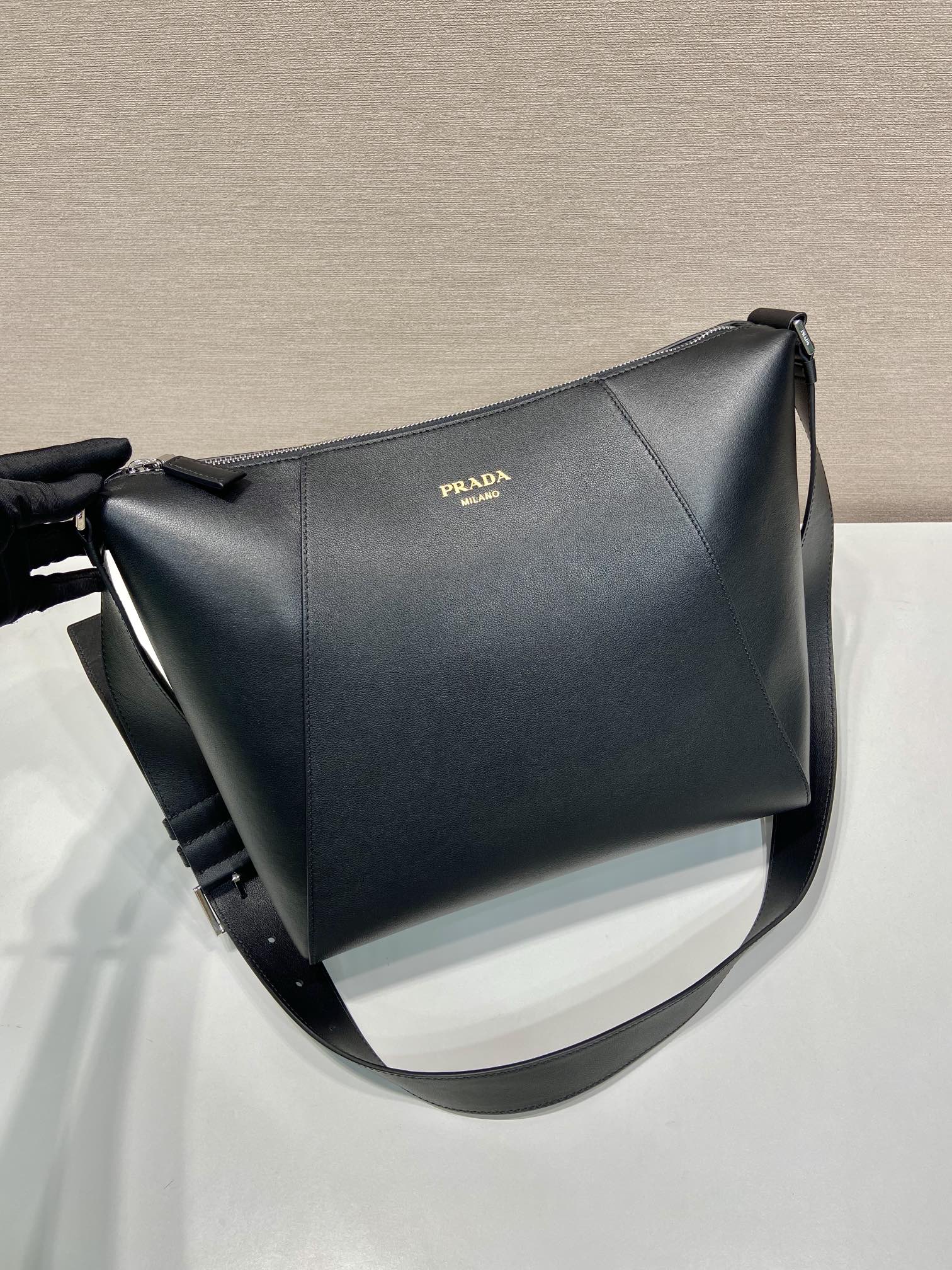 Pra*a 2vh177 messenger bag-30*27.5*14cm