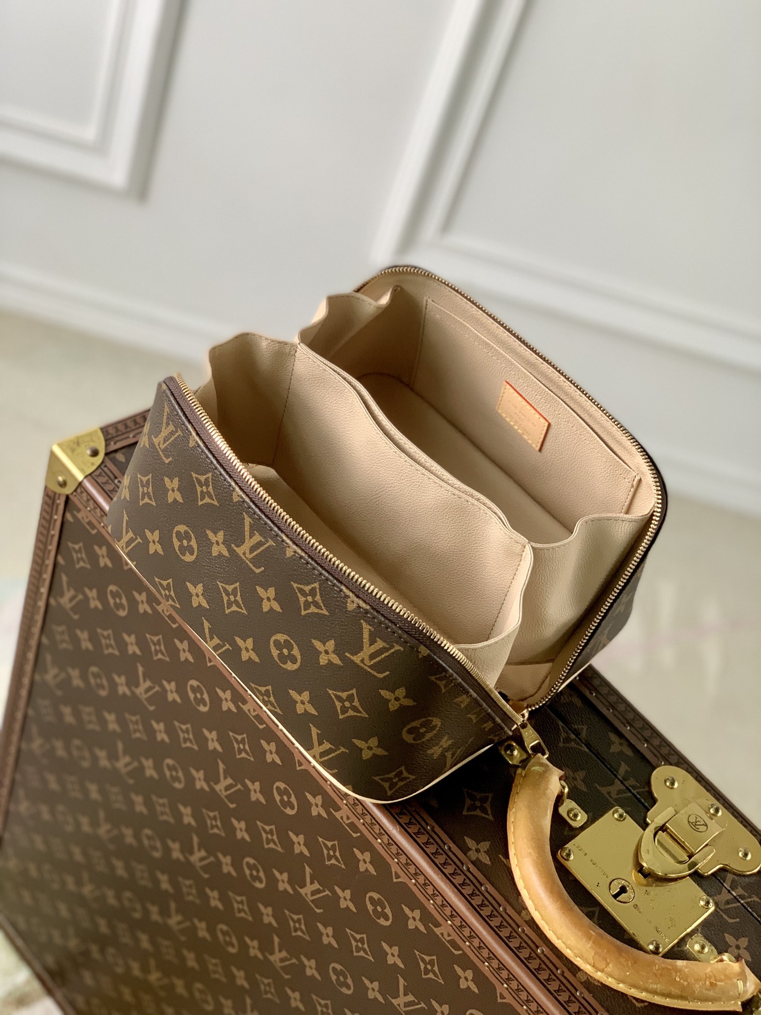 l0*is V*t0n toiletry bag 2 compartments bag-24 x 13 x 13cm