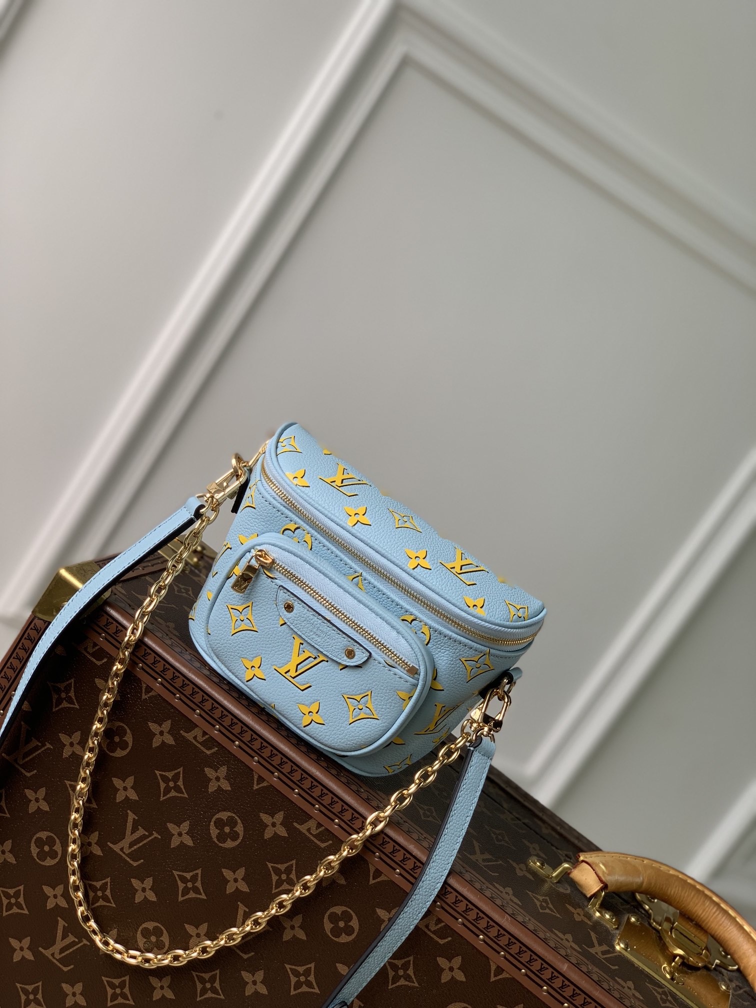 l0*is V*t0n mini bumbag-17 x 12 x 9.5cm