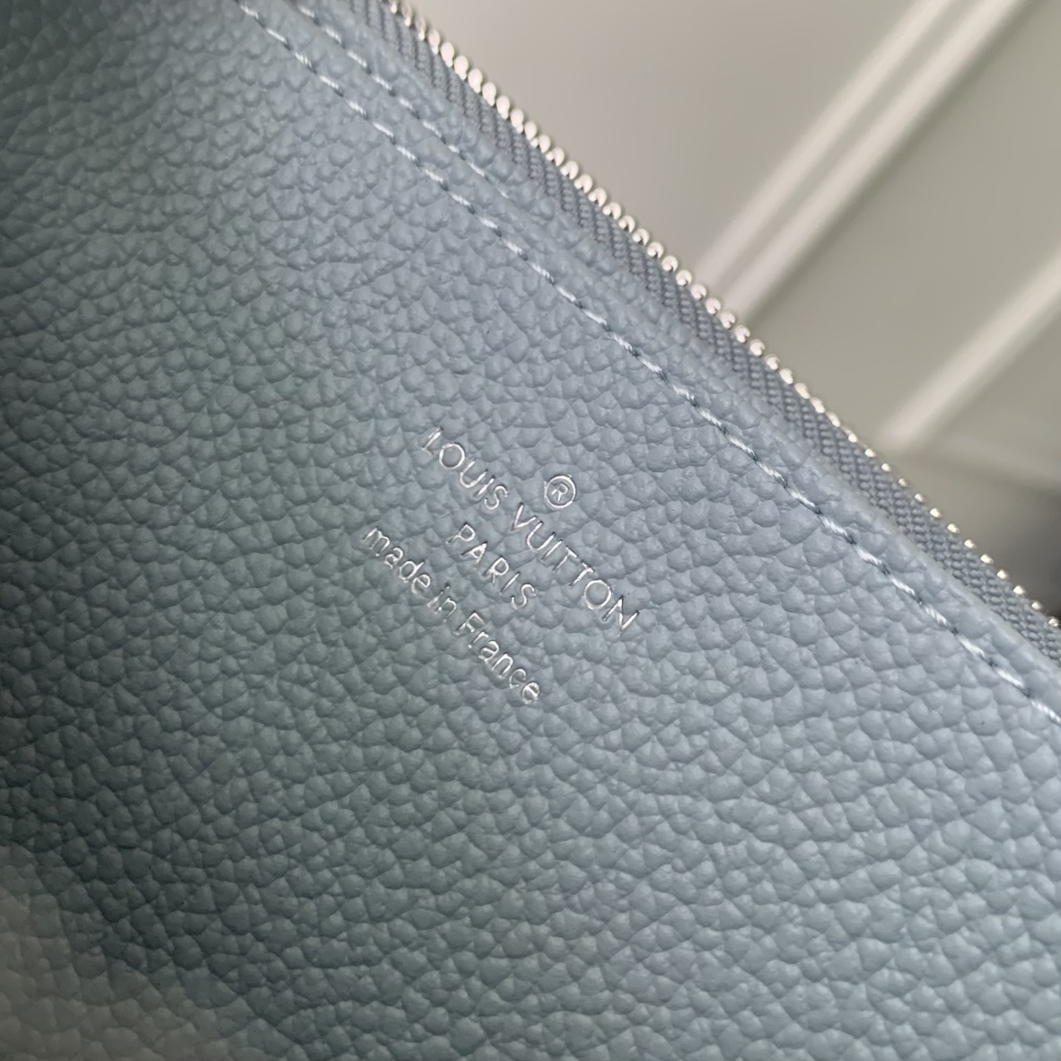 l0*is V*t0n wallet-19.5 10.5 2.5cm
