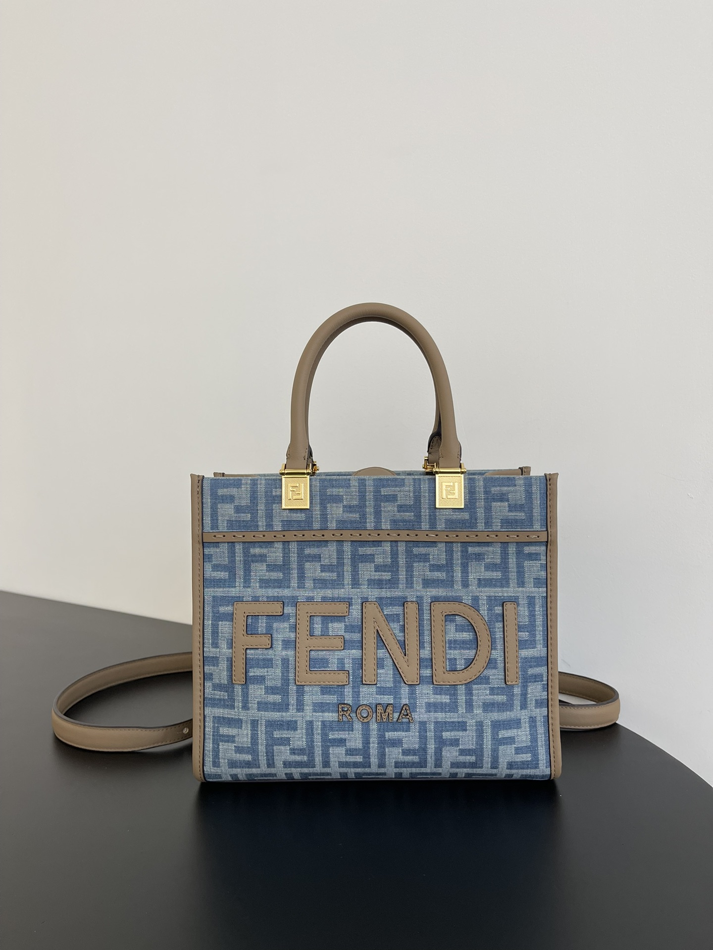 F**di tote-25.5x12x22.5cm