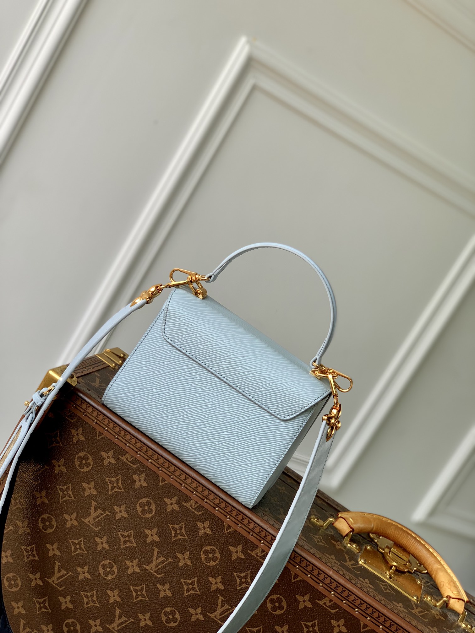l0*is V*t0n twist pm lv bloom bag-19x 15x 9cm