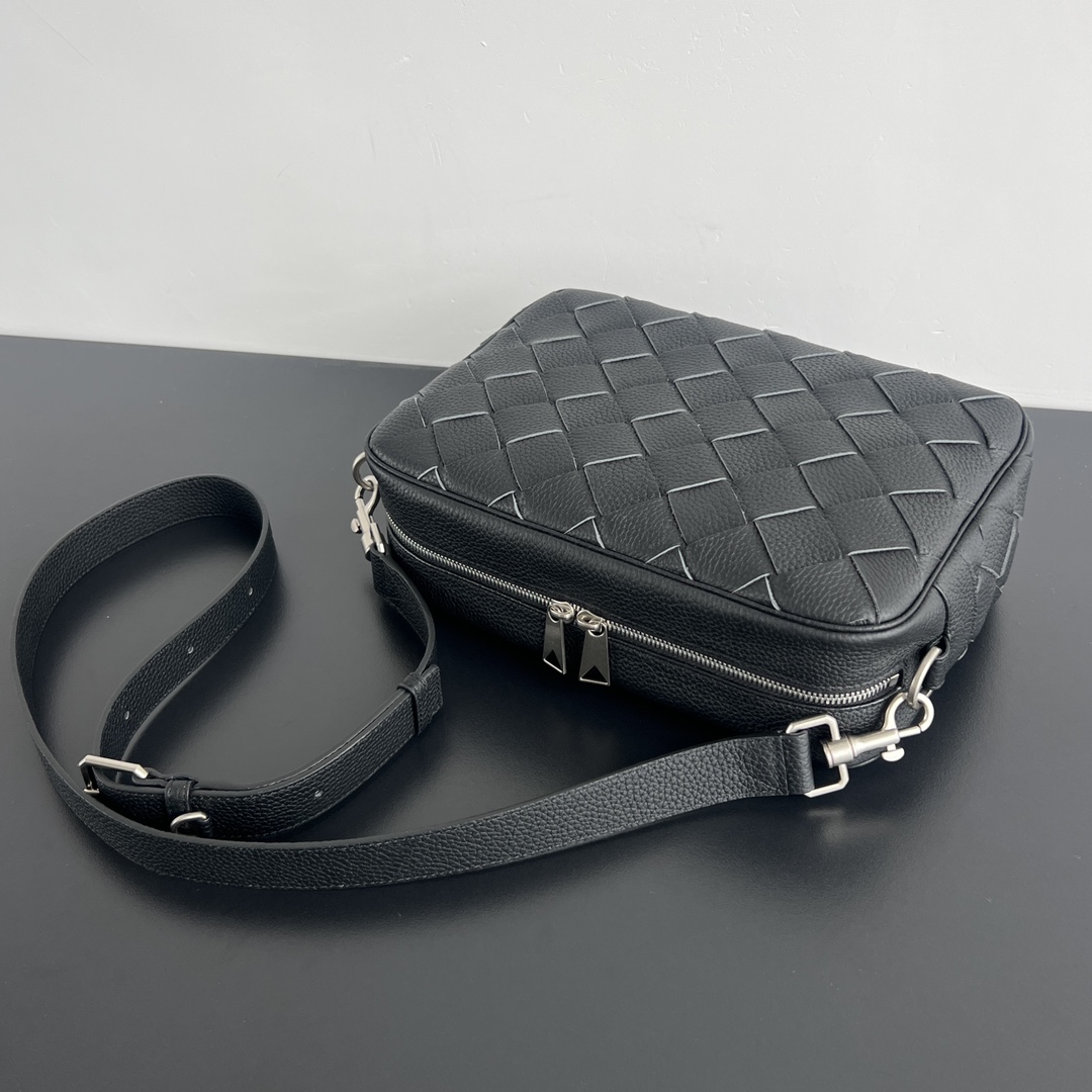 b0tte*a Ven*ta camera bag-29x19.5x7.5cm