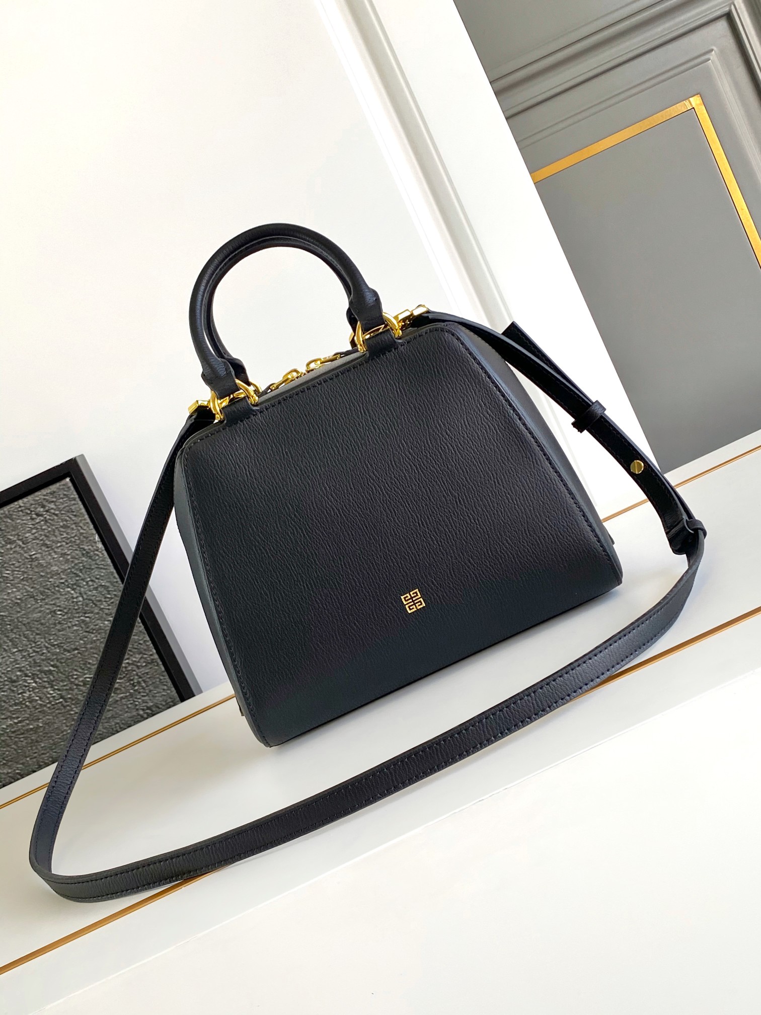 G1uenchy anyigona cube tote-13*19*22cm