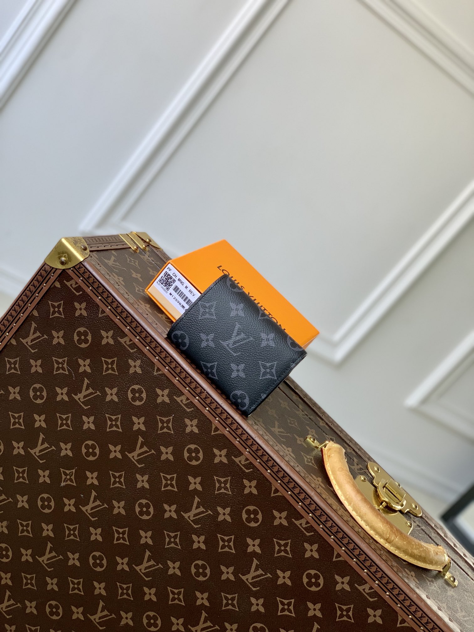l0*is V*t0nvictor wallet-m12598-11.5 x 9 x 2.5cm