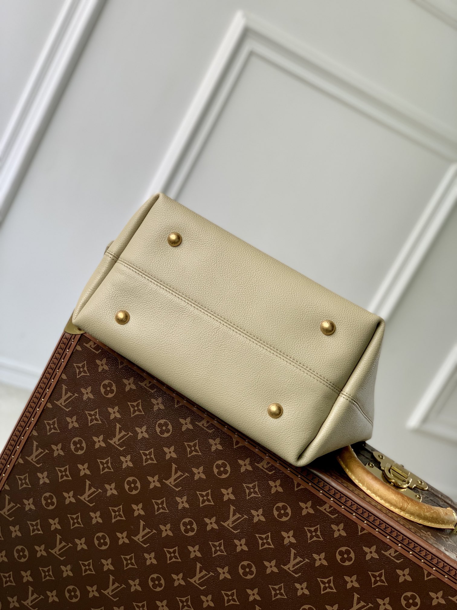 l0vis Vvtt0n low key hobo-m24856-31 x 35 x 18cm