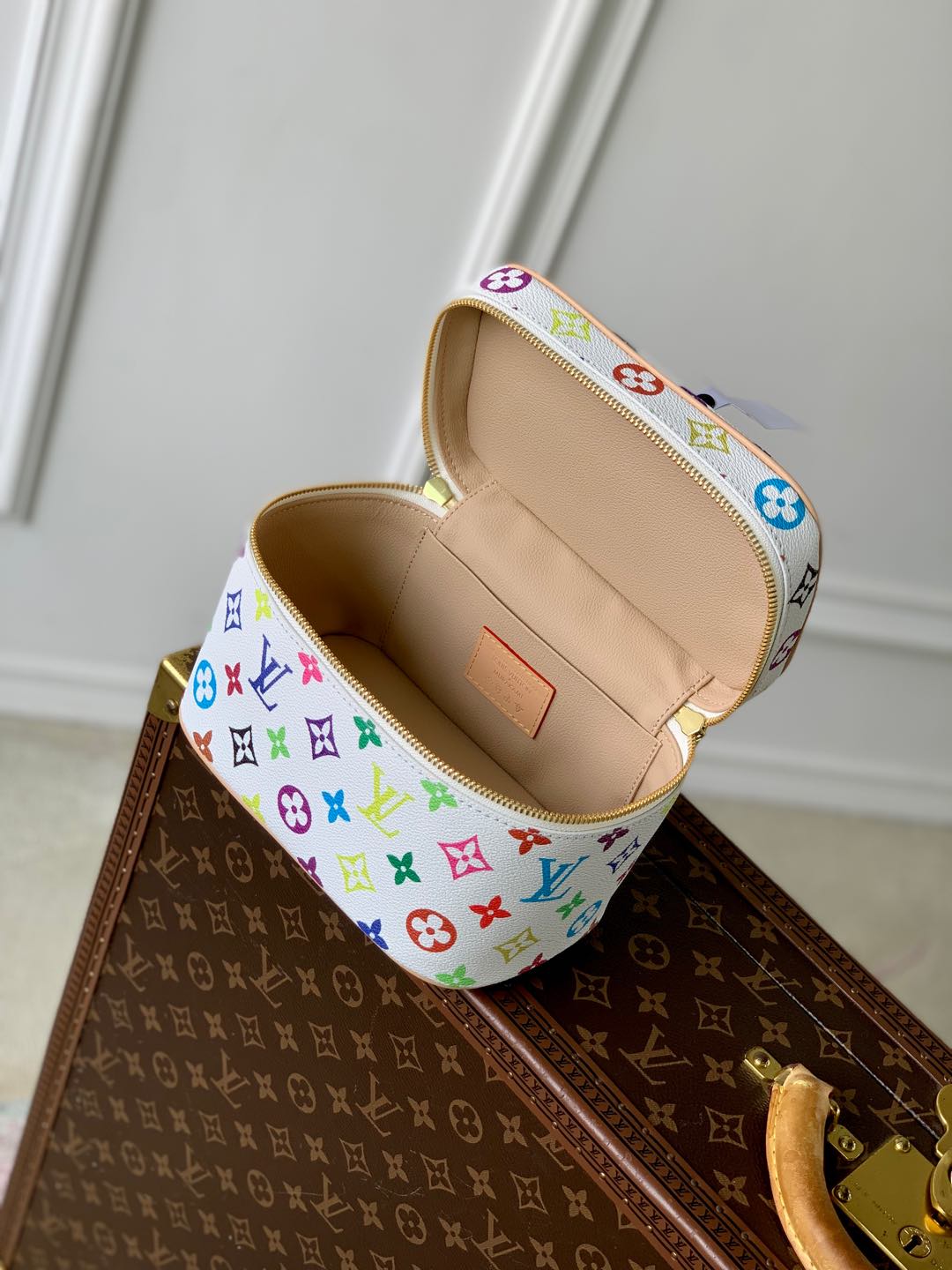 l0vis Vvtt0n nice cosmetic bag