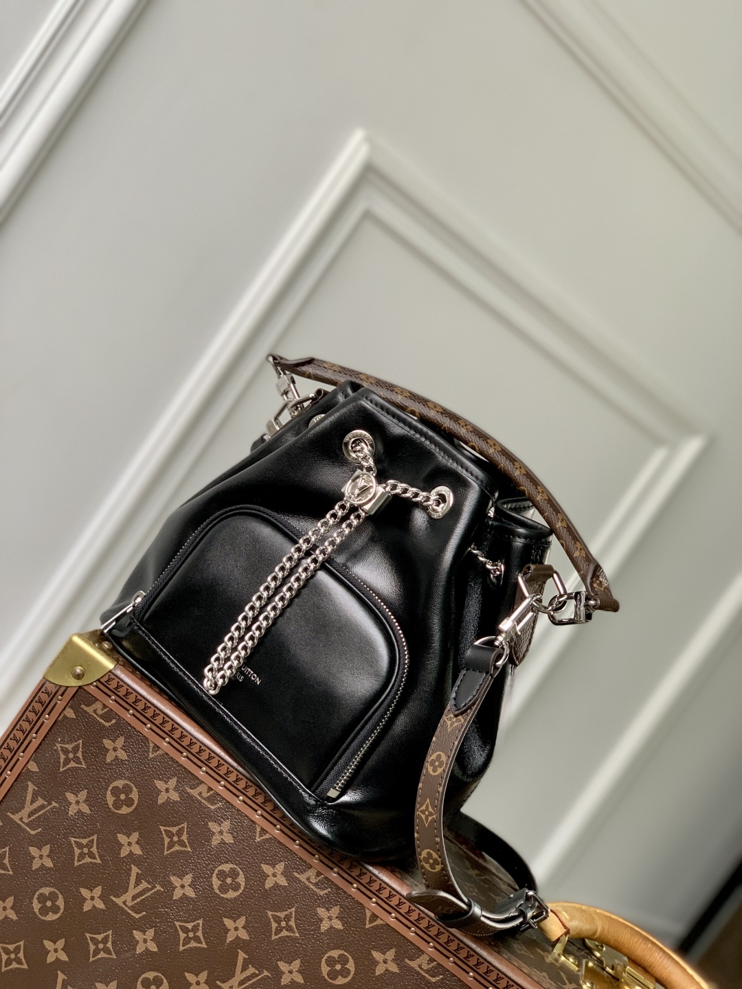 l0vis Vvtt0n no way vibe handbags -22.5 x 15.5 x 24cm
