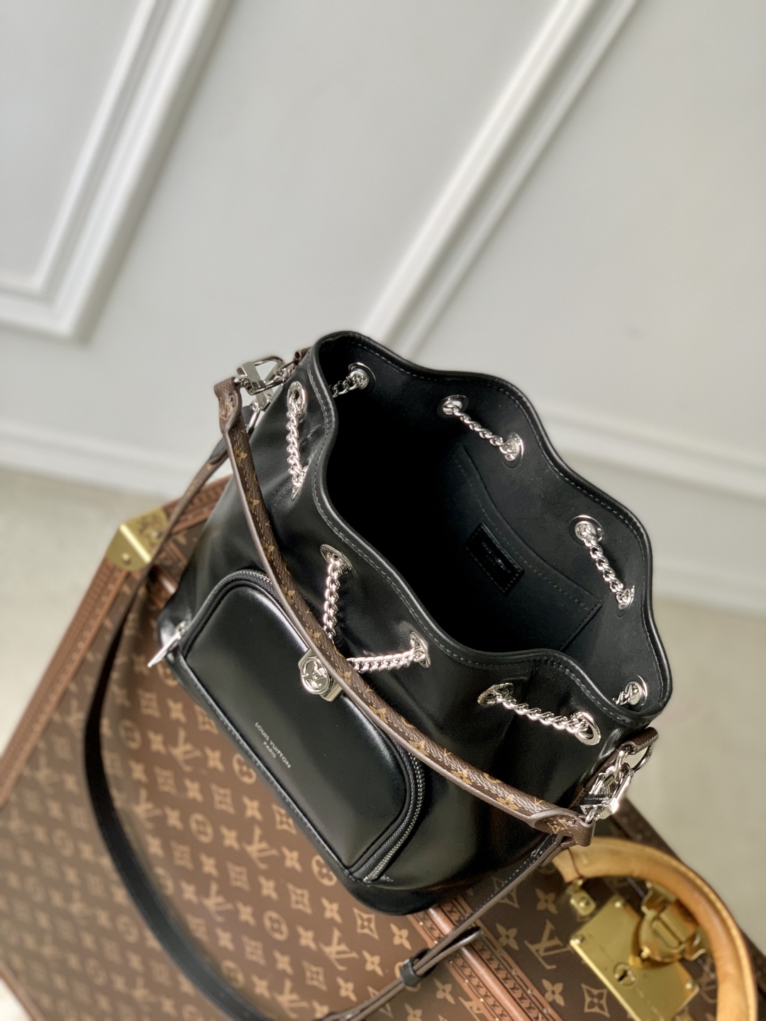 l0vis Vvtt0n no way vibe handbags -22.5 x 15.5 x 24cm