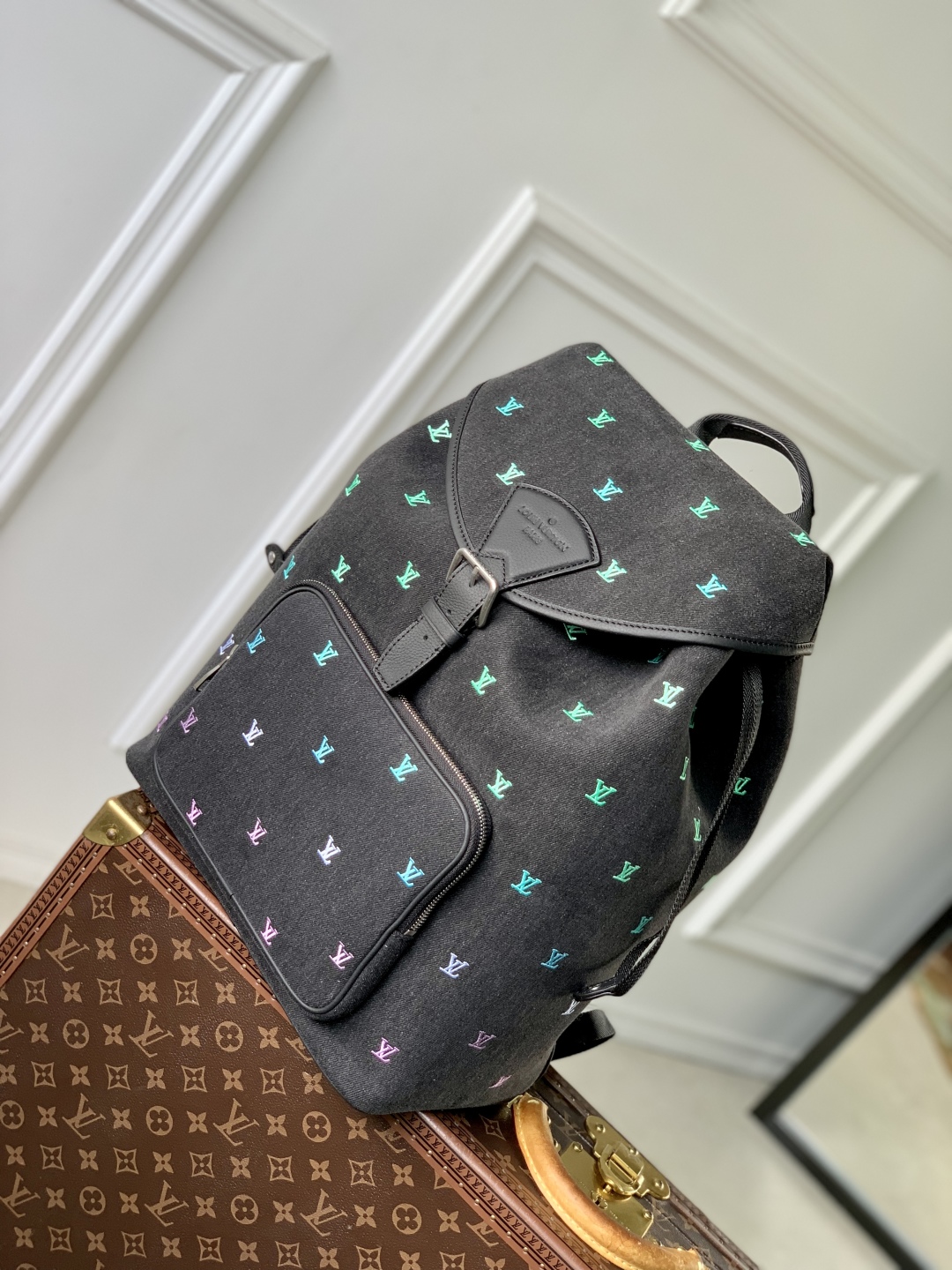 l0vis Vvtt0n montsouris backpack-32 x 40 x 19cm