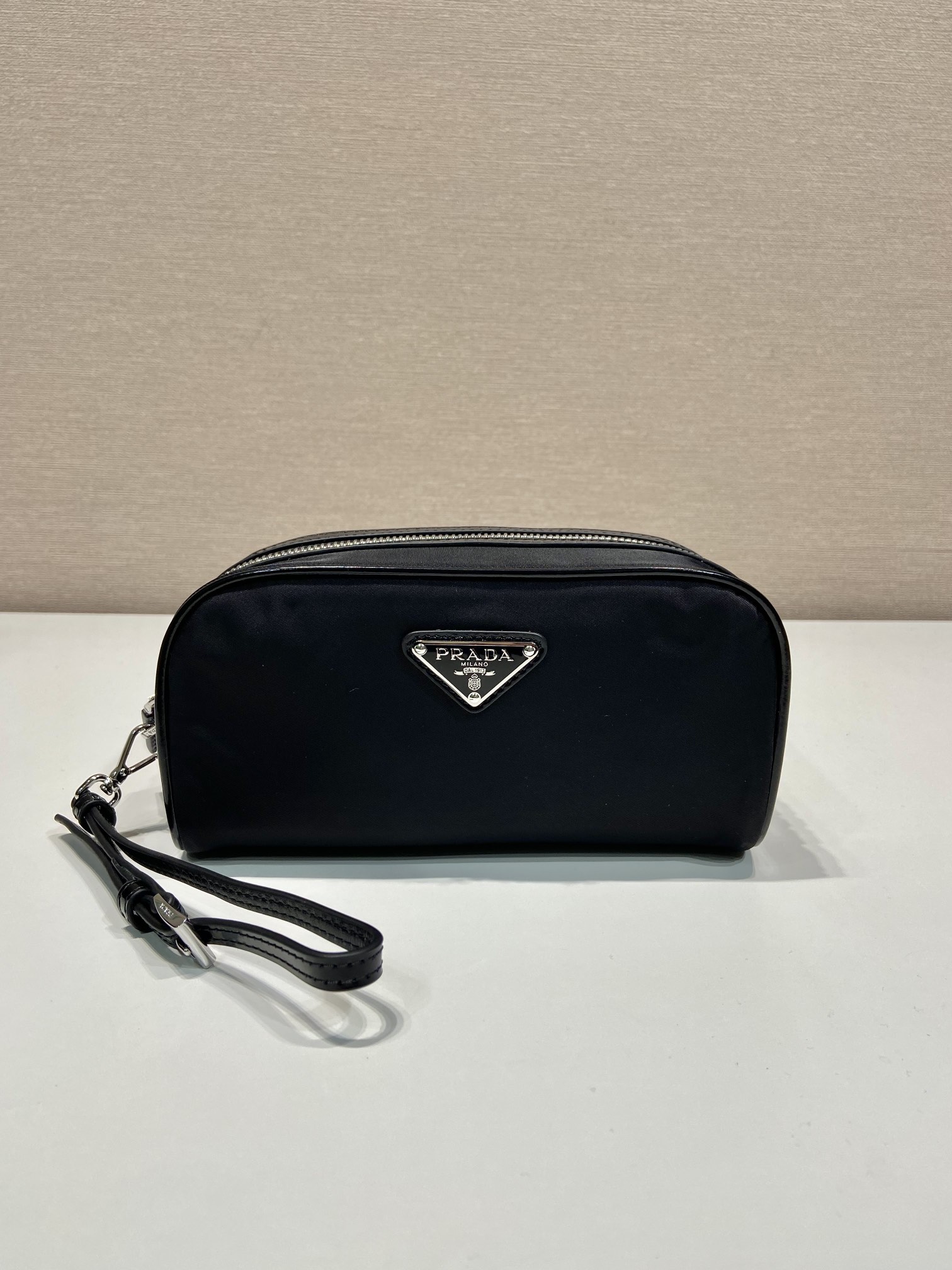 Pra*a pouch 2ne063-19*9*7cm