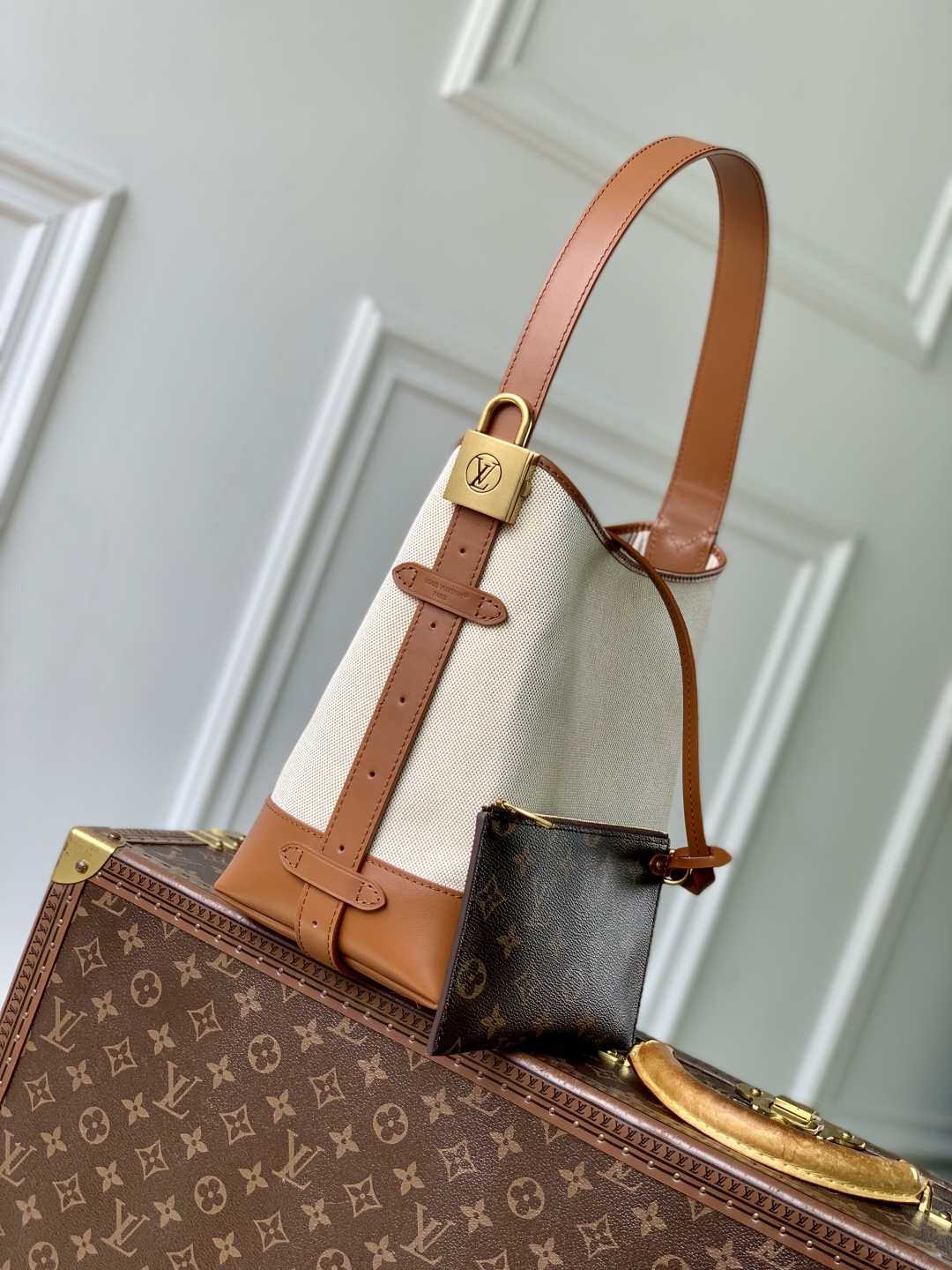 l0vis Vvtt0n low key hobo-m25352-24 x 28 x 16cm