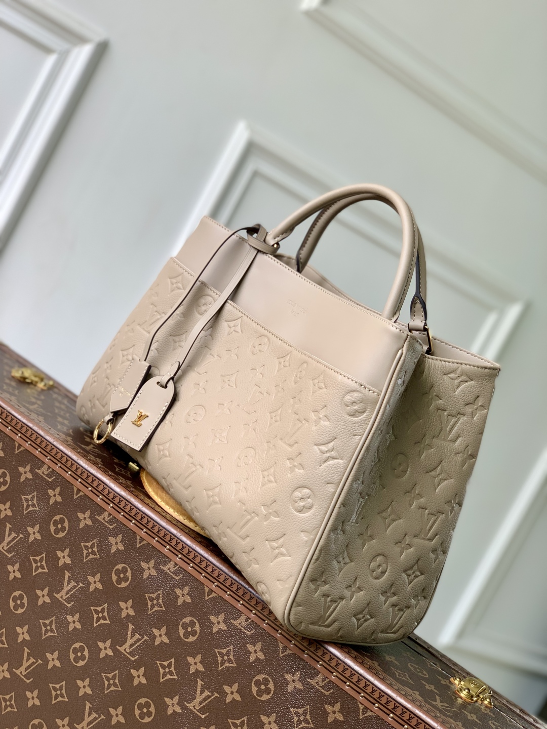 l0vis Vvtt0n avenue mm-m25575-38.5 x 24 x 15cm