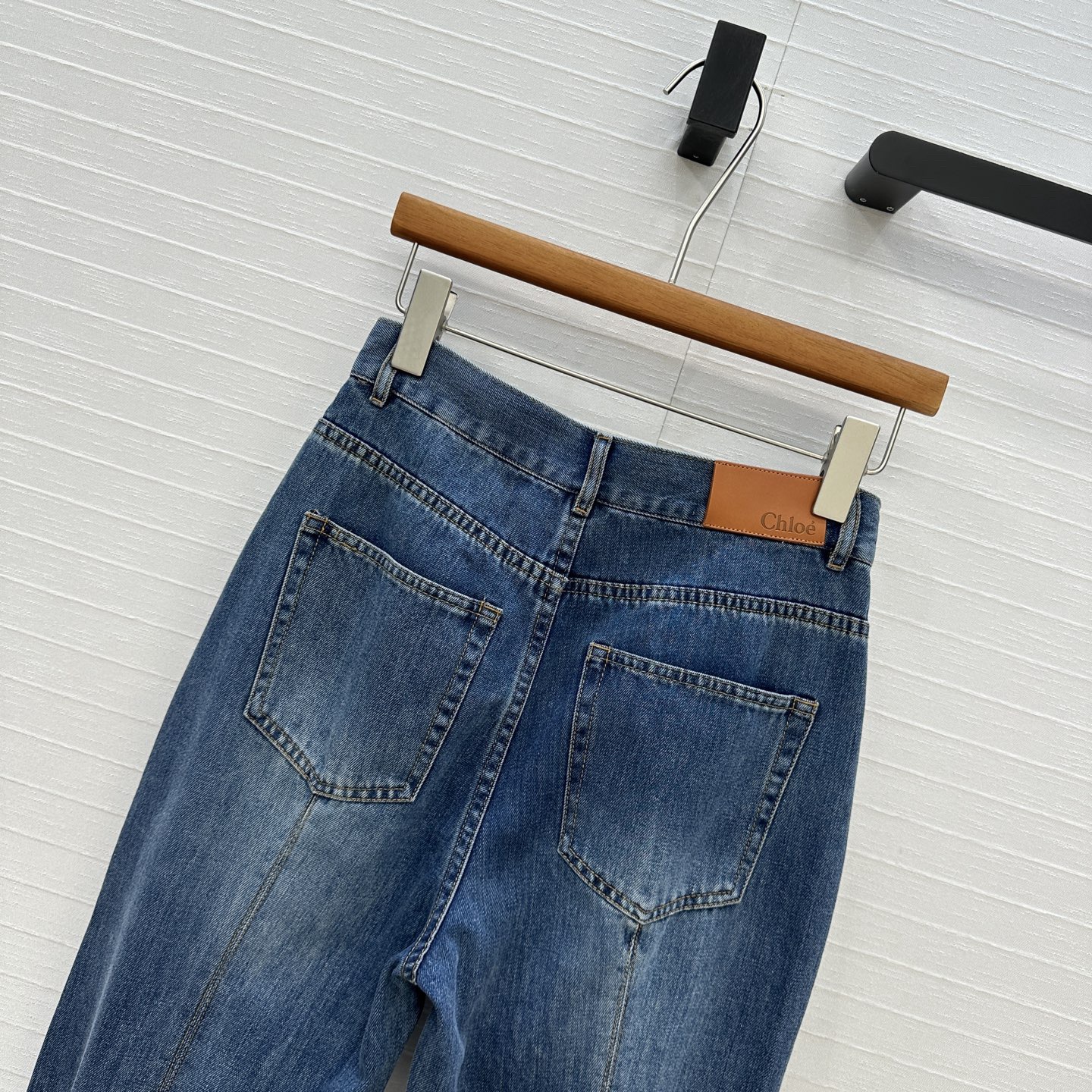 ch10é fluid flare jeans in De*1m
